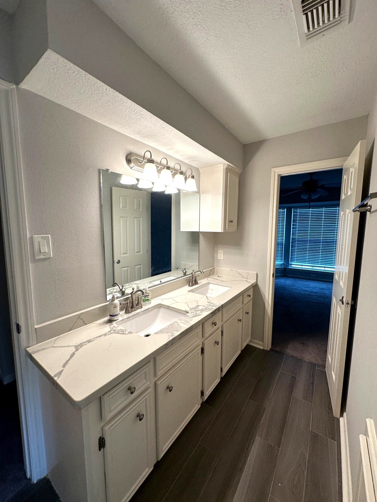 Jack and Jill bath upstairs