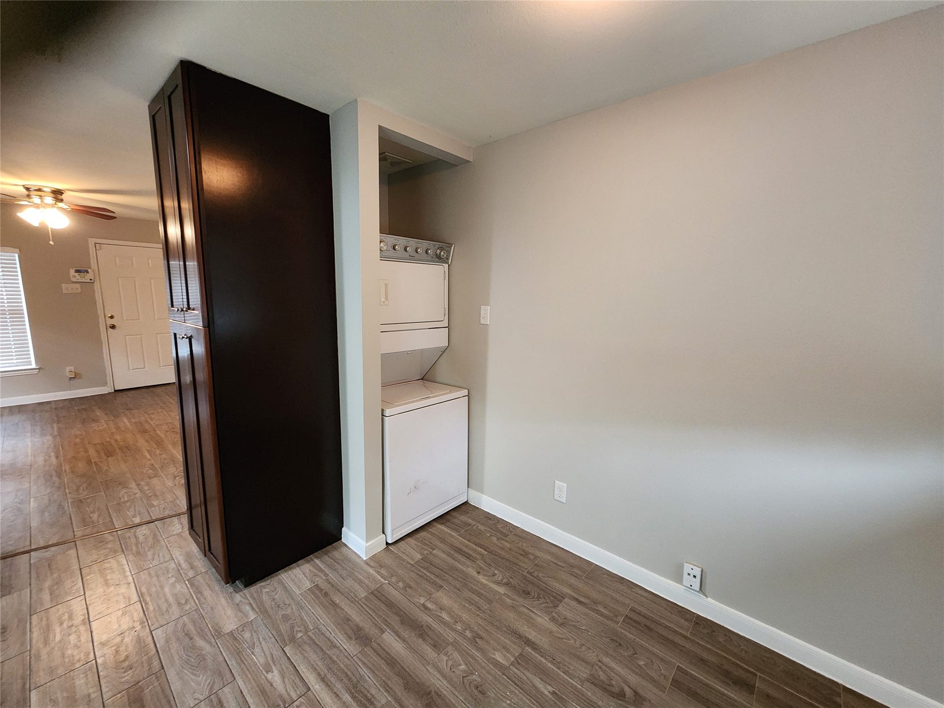 3406 Drew Street, #A, Houston, TX 77004 Breakfast room with washer/dryer