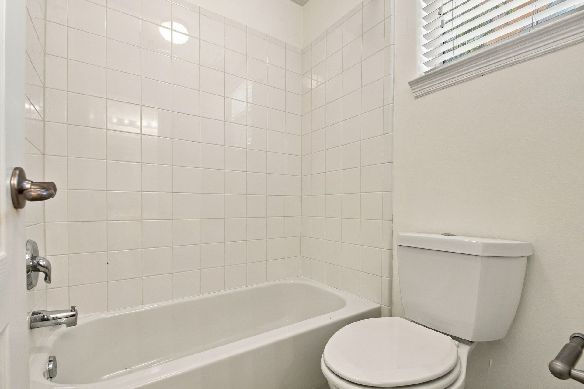 4906 Canterbury Way, Houston, TX 77069 4906 Canterbury Way, Houston, TX 77069