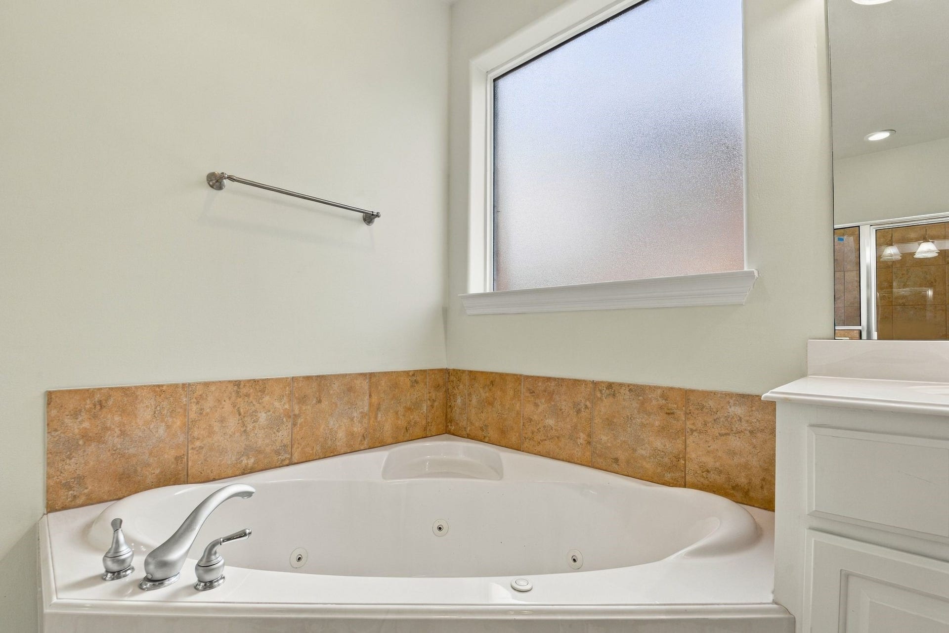 4906 Canterbury Way, Houston, TX 77069 4906 Canterbury Way, Houston, TX 77069