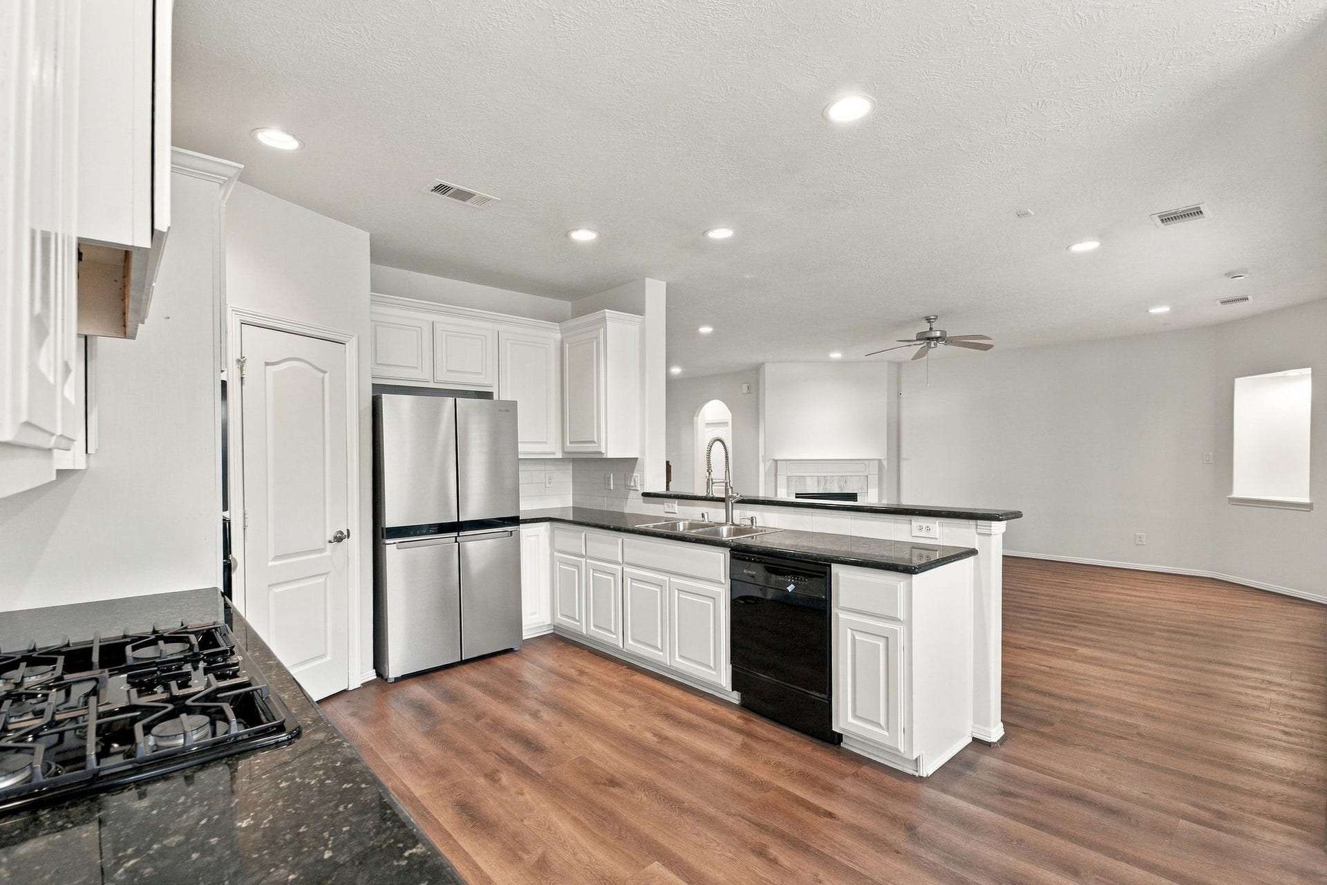 4906 Canterbury Way, Houston, TX 77069 4906 Canterbury Way, Houston, TX 77069