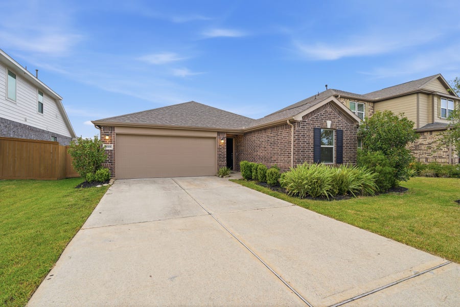 Property photo for 10314 Russell Pines Drive, Rosharon, TX