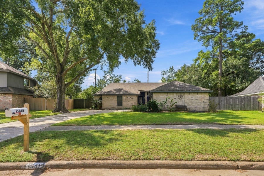 Property photo for 15415 Lago Villa Drive, Tomball, TX