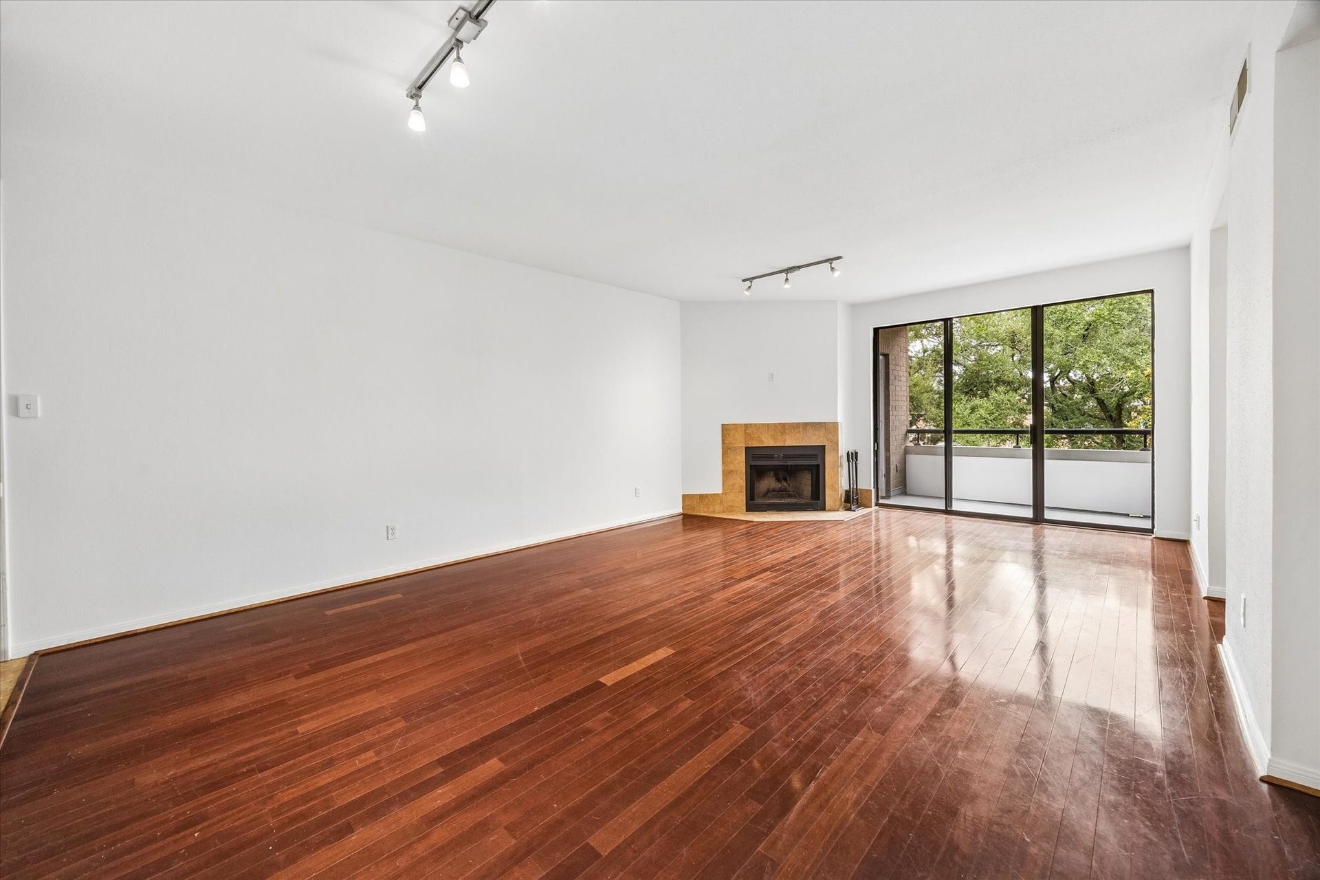 5200 Weslayan Street, #208, Houston, TX 77005 5200 Weslayan Street, #208, Houston, TX 77005