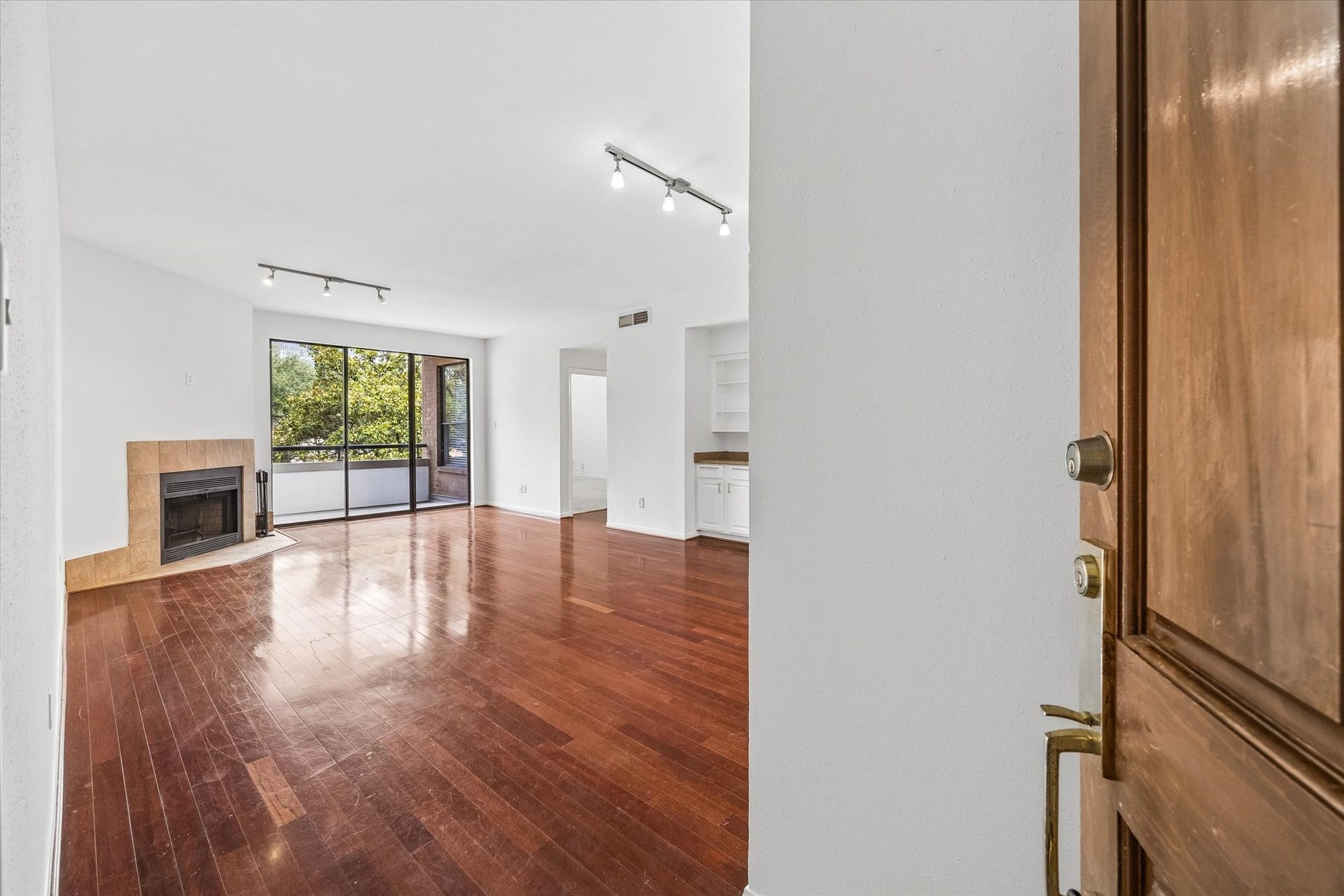 5200 Weslayan Street, #208, Houston, TX 77005 5200 Weslayan Street, #208, Houston, TX 77005