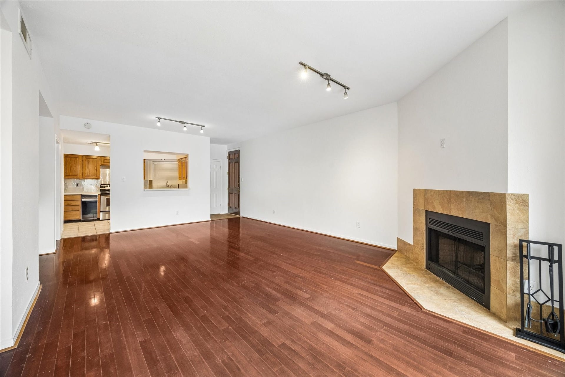 5200 Weslayan Street, #208, Houston, TX 77005 5200 Weslayan Street, #208, Houston, TX 77005