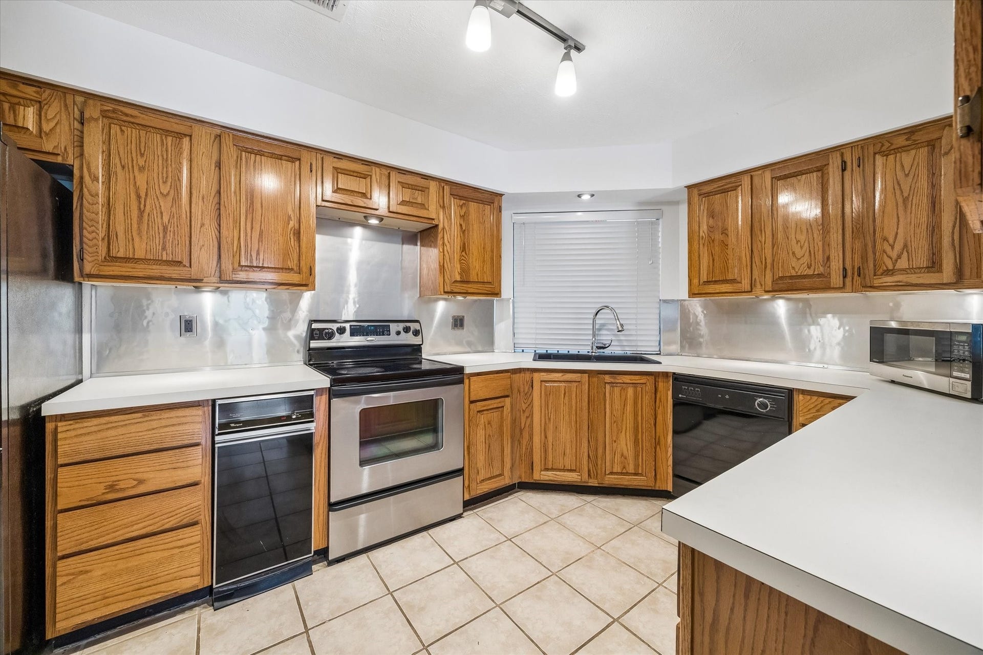 5200 Weslayan Street, #208, Houston, TX 77005 5200 Weslayan Street, #208, Houston, TX 77005
