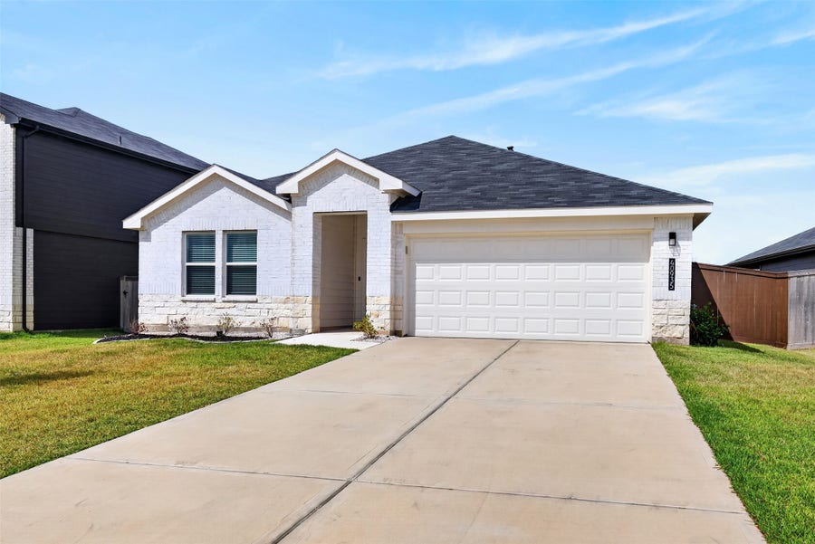 Property photo for 40935 Seasoned Oak Lane, Magnolia, TX