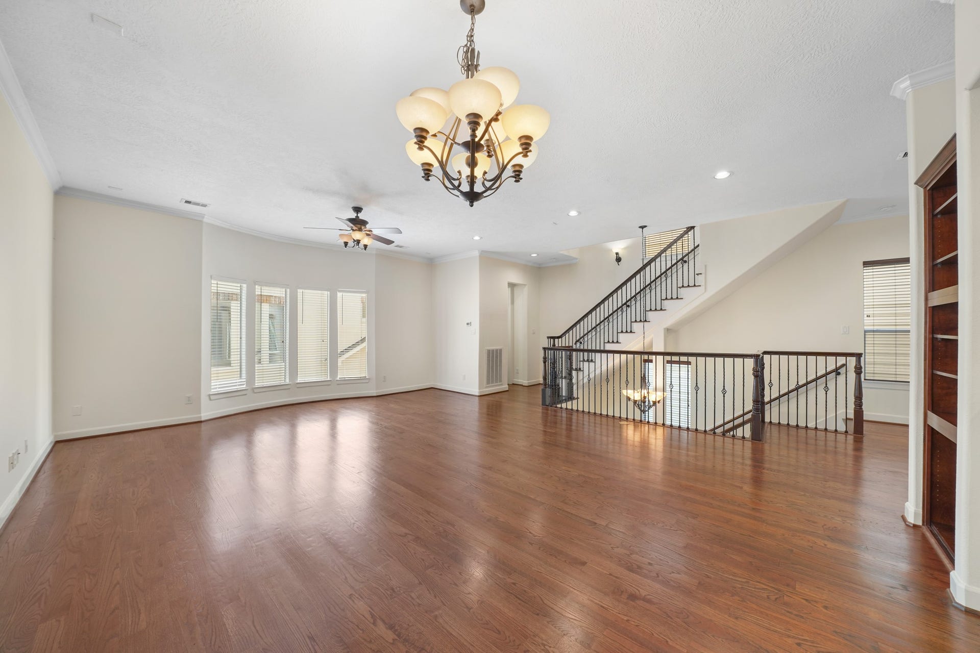1717 Francis Street, Houston, TX 77004 This angle showcases how spacious this area really is! Plenty of natural light will come through the large windows throughout the day.