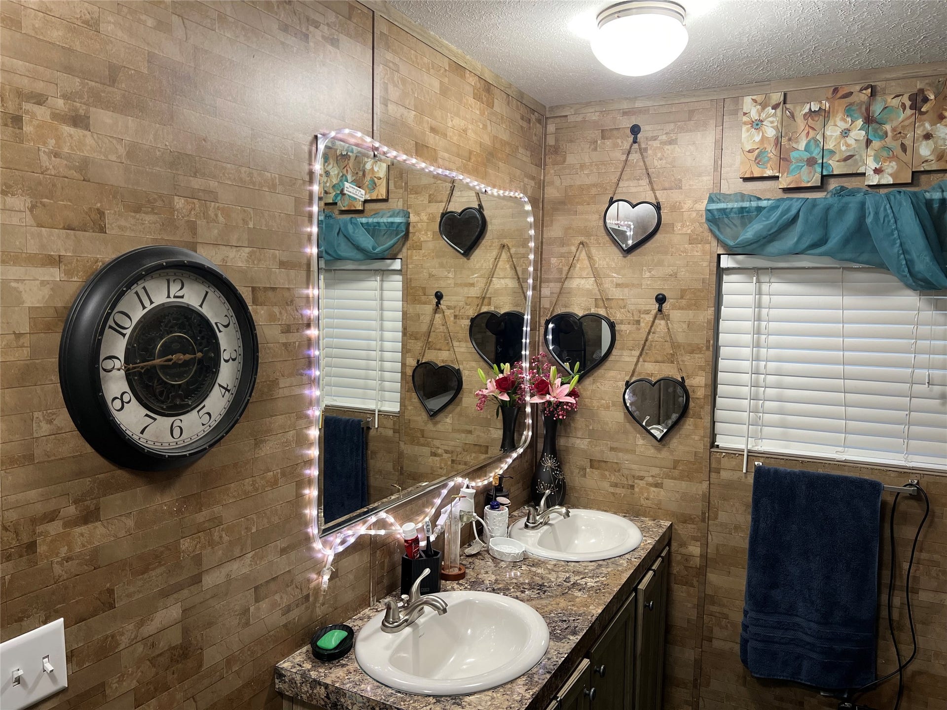 13036 Annette Road, Angleton, TX 77515