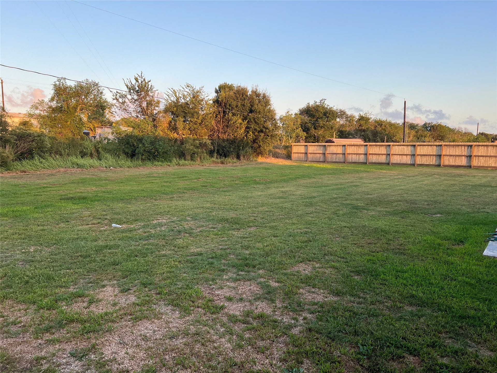 13036 Annette Road, Angleton, TX 77515