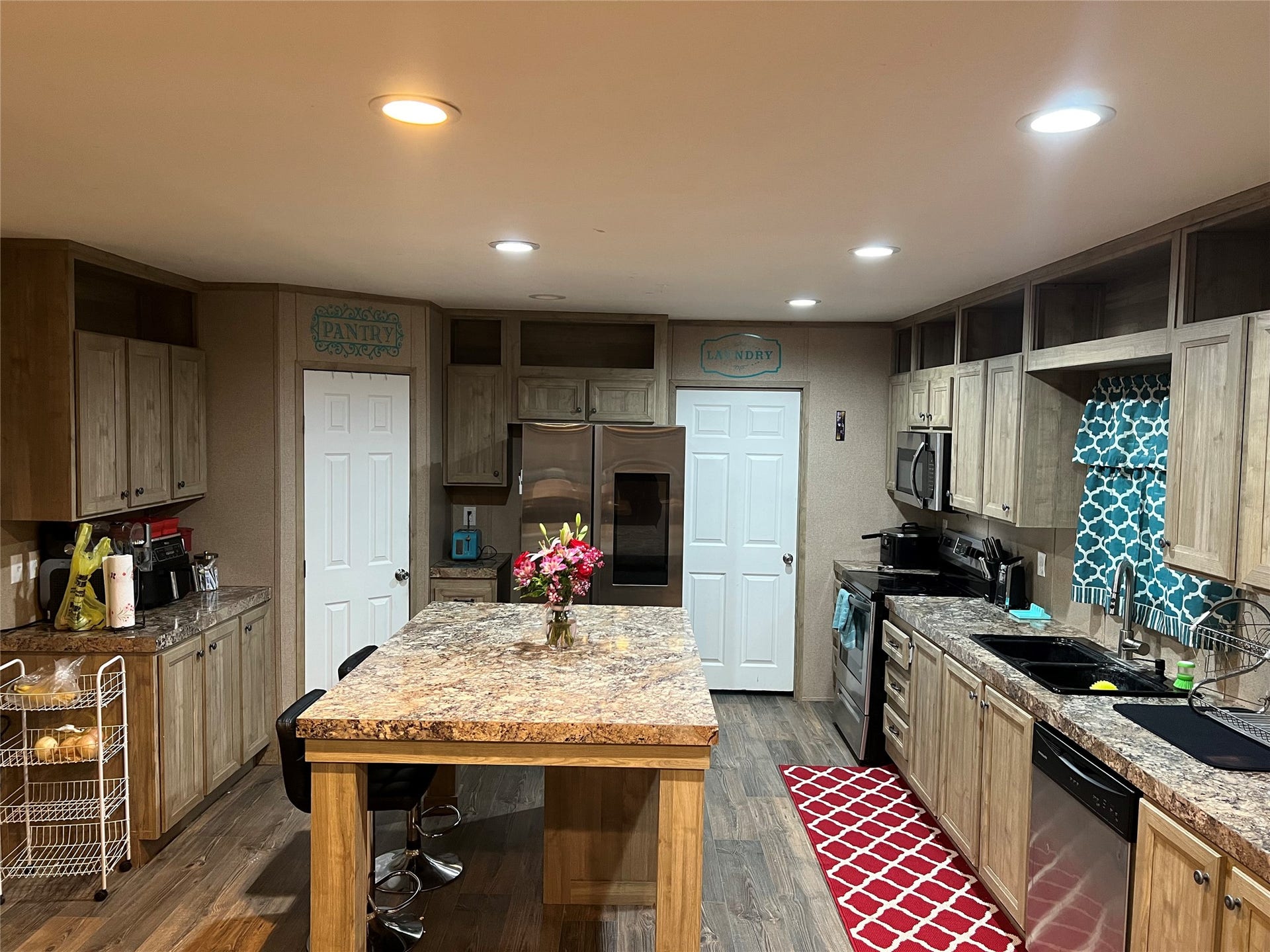 13036 Annette Road, Angleton, TX 77515