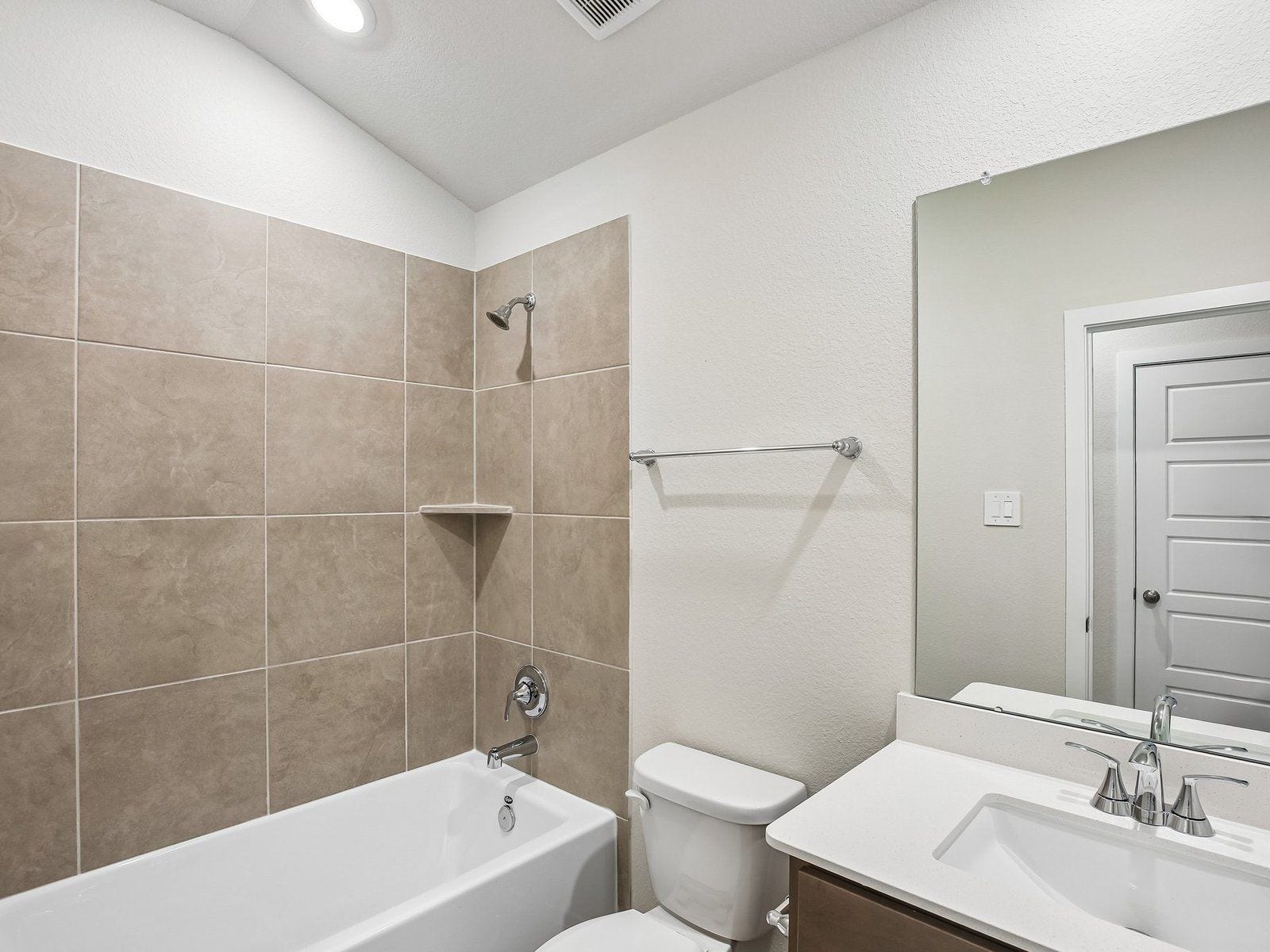 5925 Palmetto Bluff Trail, Pearland, TX 77584 Photo is not of the actual home, but is an inspirational photo of builder's model home and may depict furnishings, options, and/or decorator features that are not included.