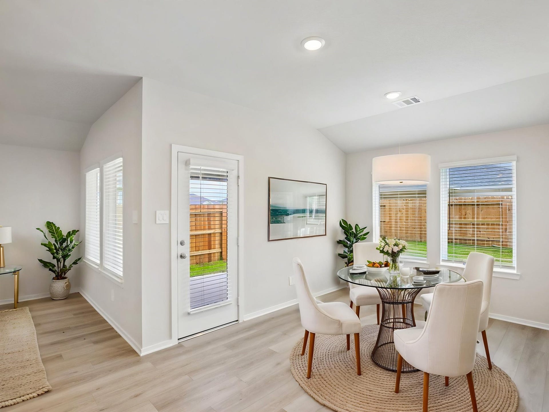 5925 Palmetto Bluff Trail, Pearland, TX 77584 Photo is not of the actual home, but is an inspirational photo of builder's model home and may depict furnishings, options, and/or decorator features that are not included.