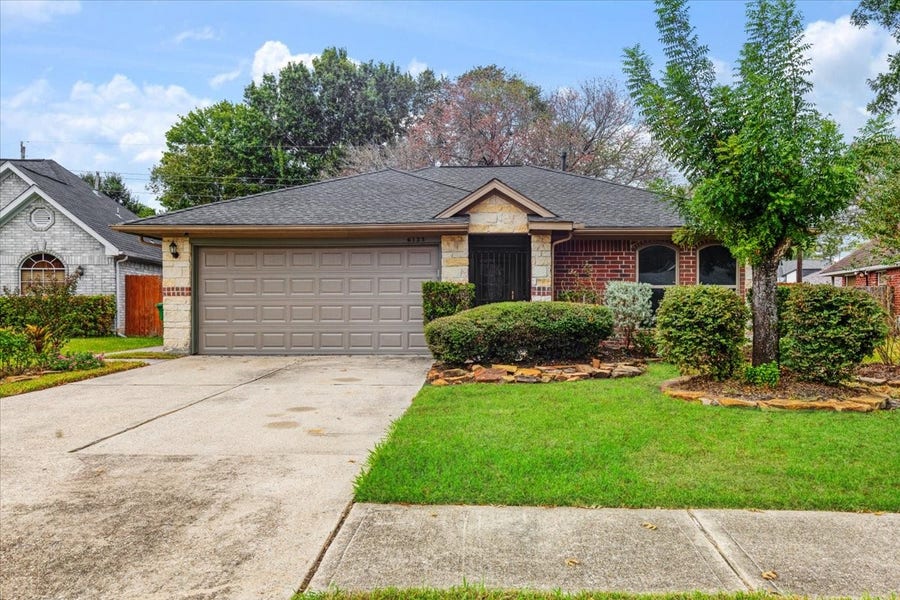Property photo for 6123 Springhaven Drive, Houston, TX