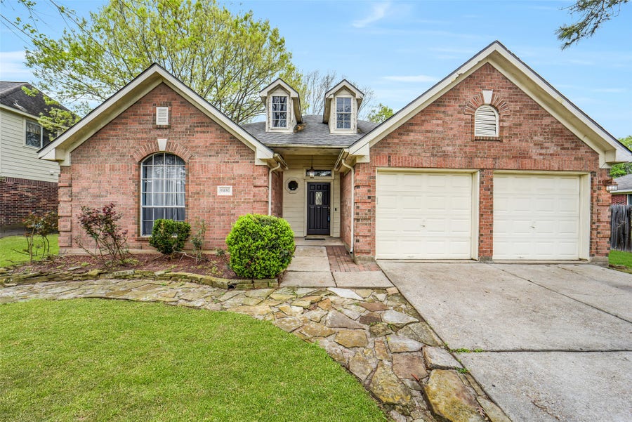 Property photo for 11610 Oak Lake Park Drive, Sugar Land, TX