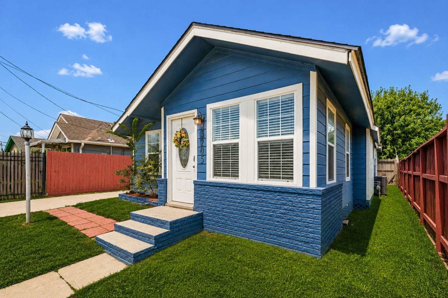 Property photo for 3205 Eastex Freeway, Houston, TX