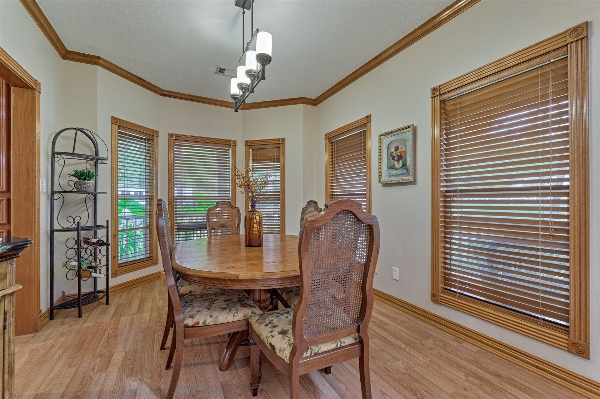 28911 Sapphire Circle, Magnolia, TX 77355 Lots of natural light.