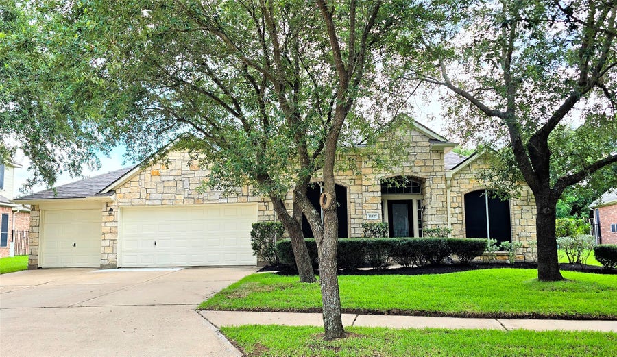 Property photo for 11527 Ocotillo Drive, Houston, TX