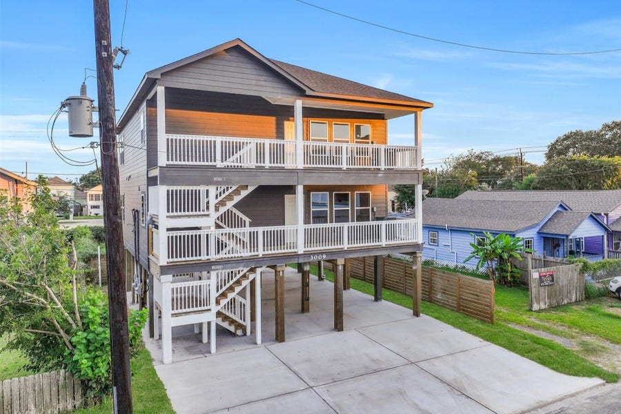 Property photo for 3009 Avenue M 1/2, Galveston, TX