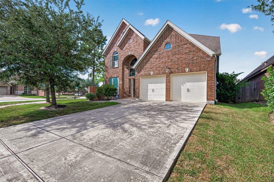 Property photo for 13813 Crystal Harbor Ln Lane, Pearland, TX