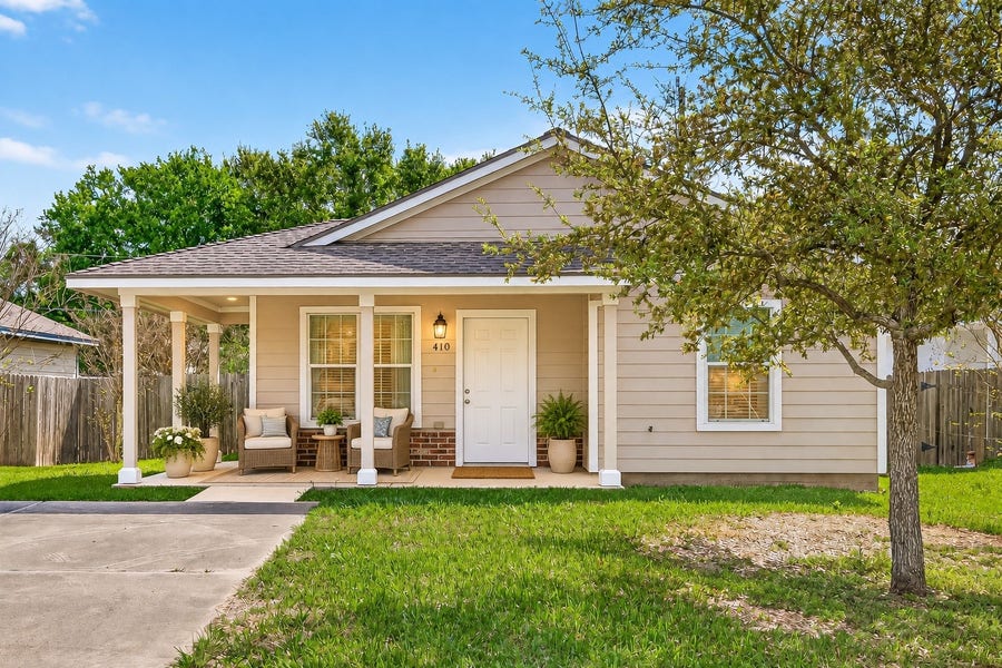 Property photo for 410 Collins Road, Richmond, TX