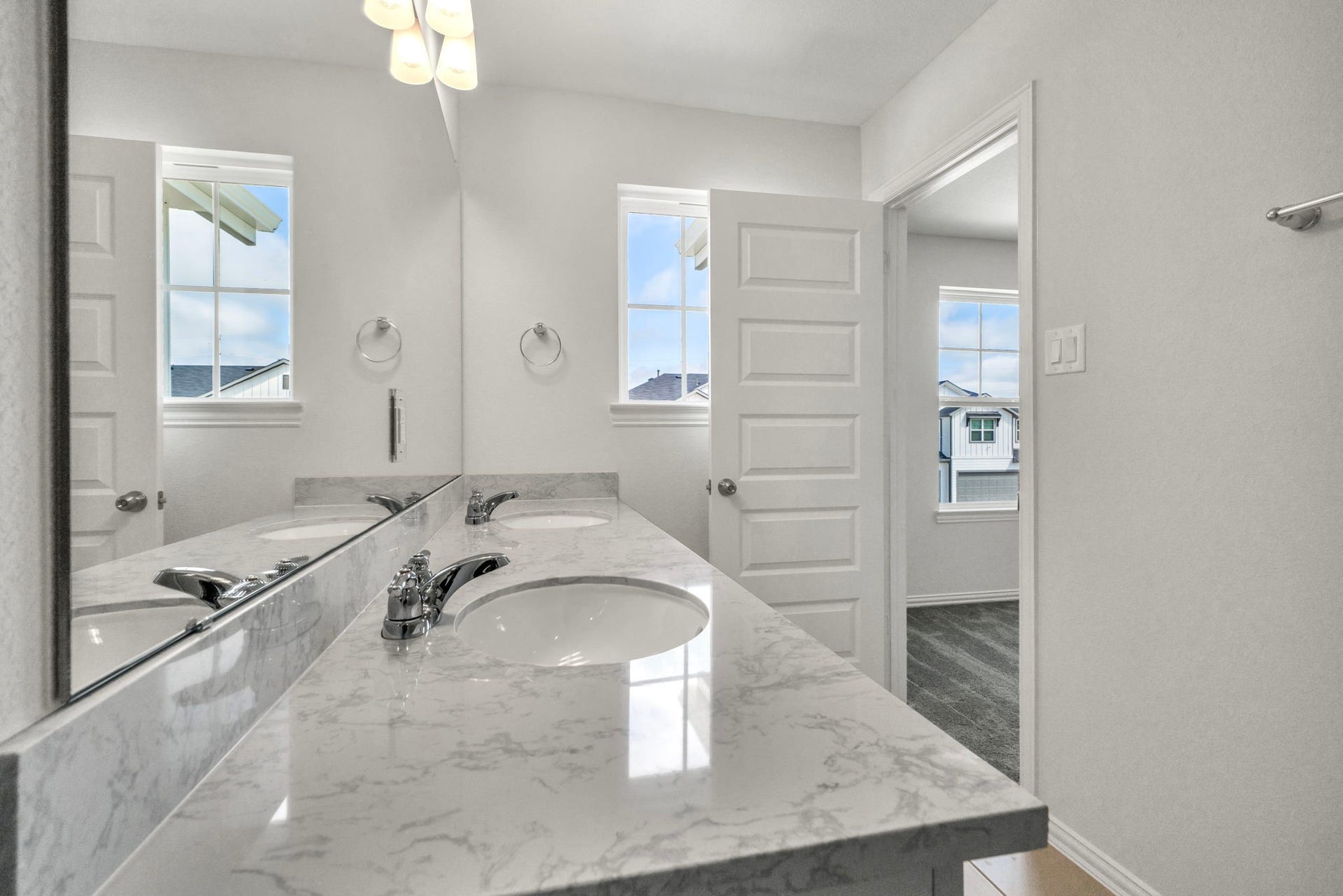 27839 Western Creek Ct, Katy, TX 77494 Gorgeous primary bathroom.