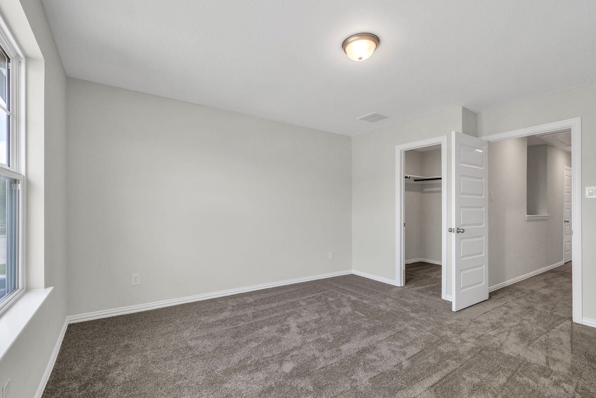 27839 Western Creek Ct, Katy, TX 77494 Primary bedroom with walk-in closet