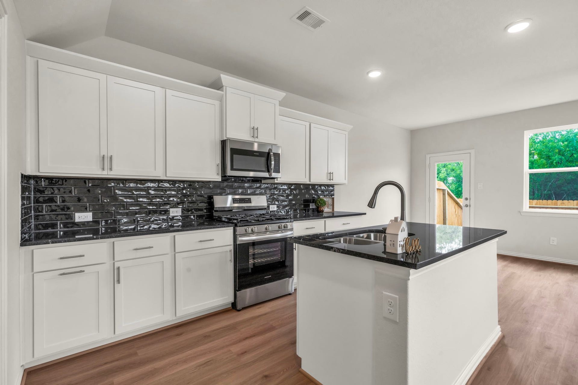 27839 Western Creek Ct, Katy, TX 77494 Very convenient island with extra seating