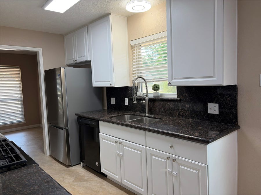 Property photo for 28922 Savannah Drive, Shenandoah, TX