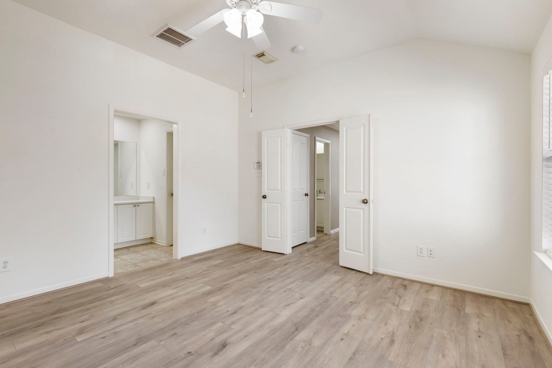 High ceilings for a spacious feel.