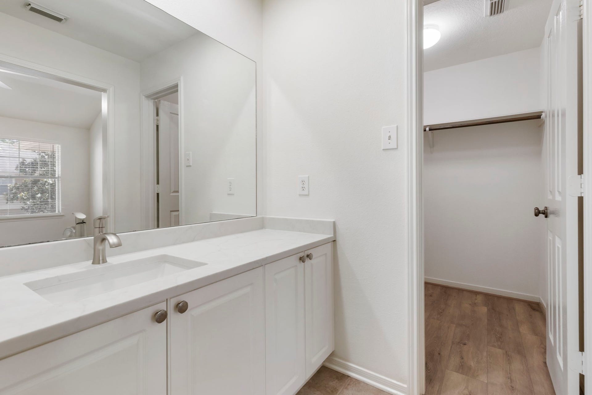67 Woodlily Place, The Woodlands, TX 77382