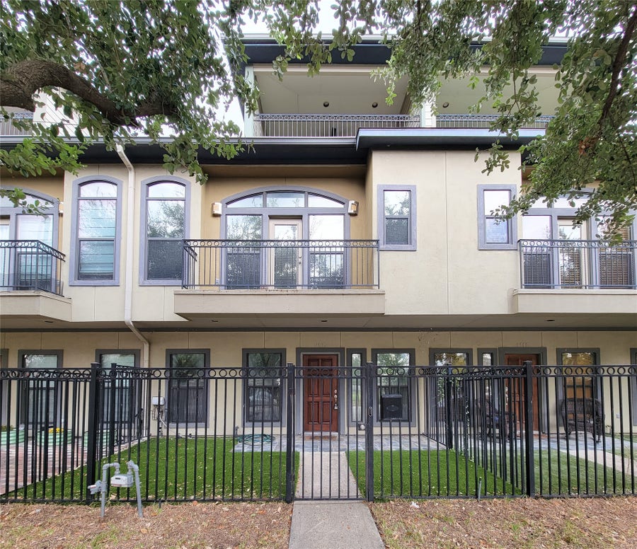Property photo for 1115 Saint Charles Street, Houston, TX