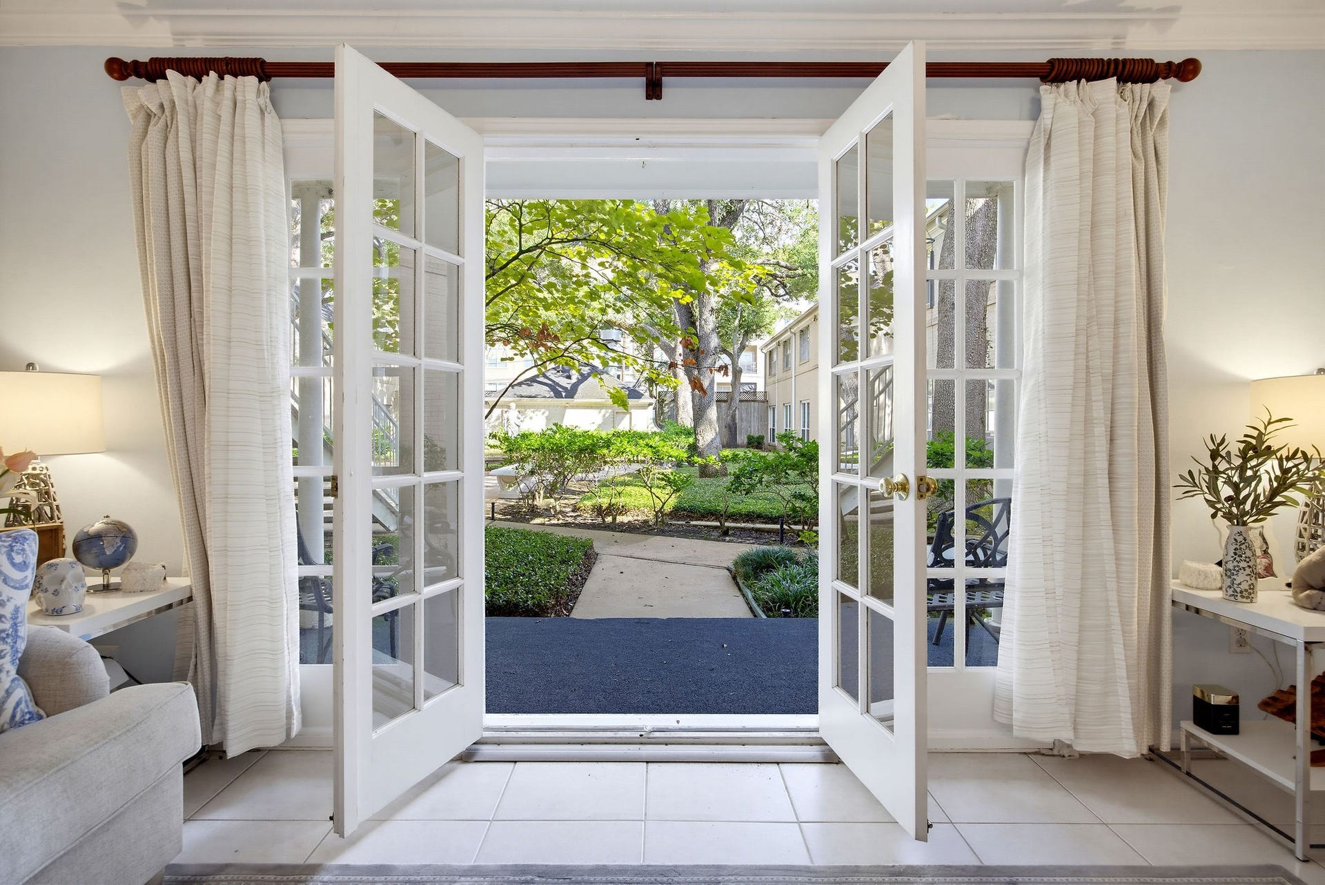 2600 Bellefontaine Street, #B12, Houston, TX 77025 2600 Bellefontaine Street, #B12, Houston, TX 77025