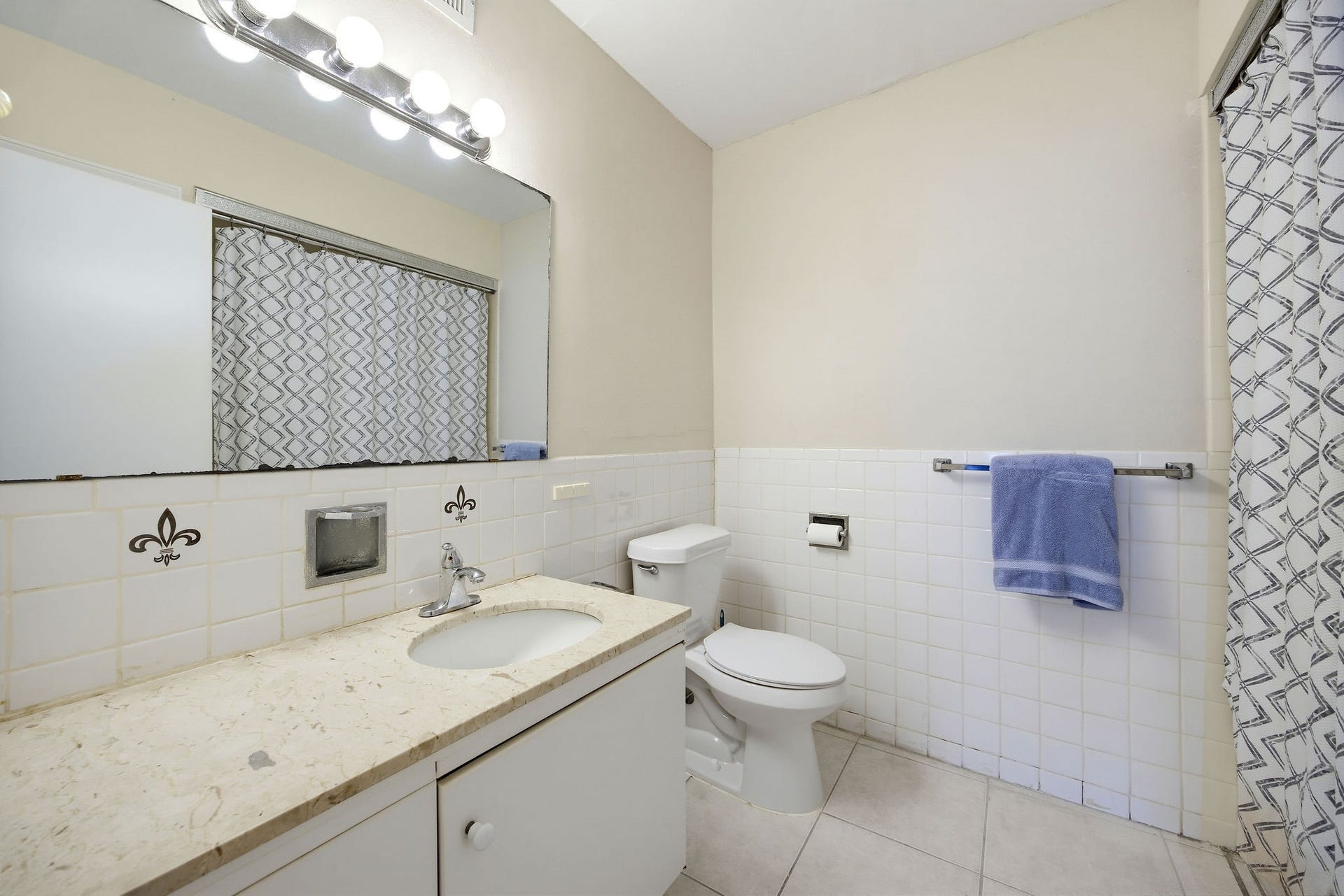 2600 Bellefontaine Street, #B12, Houston, TX 77025 2600 Bellefontaine Street, #B12, Houston, TX 77025