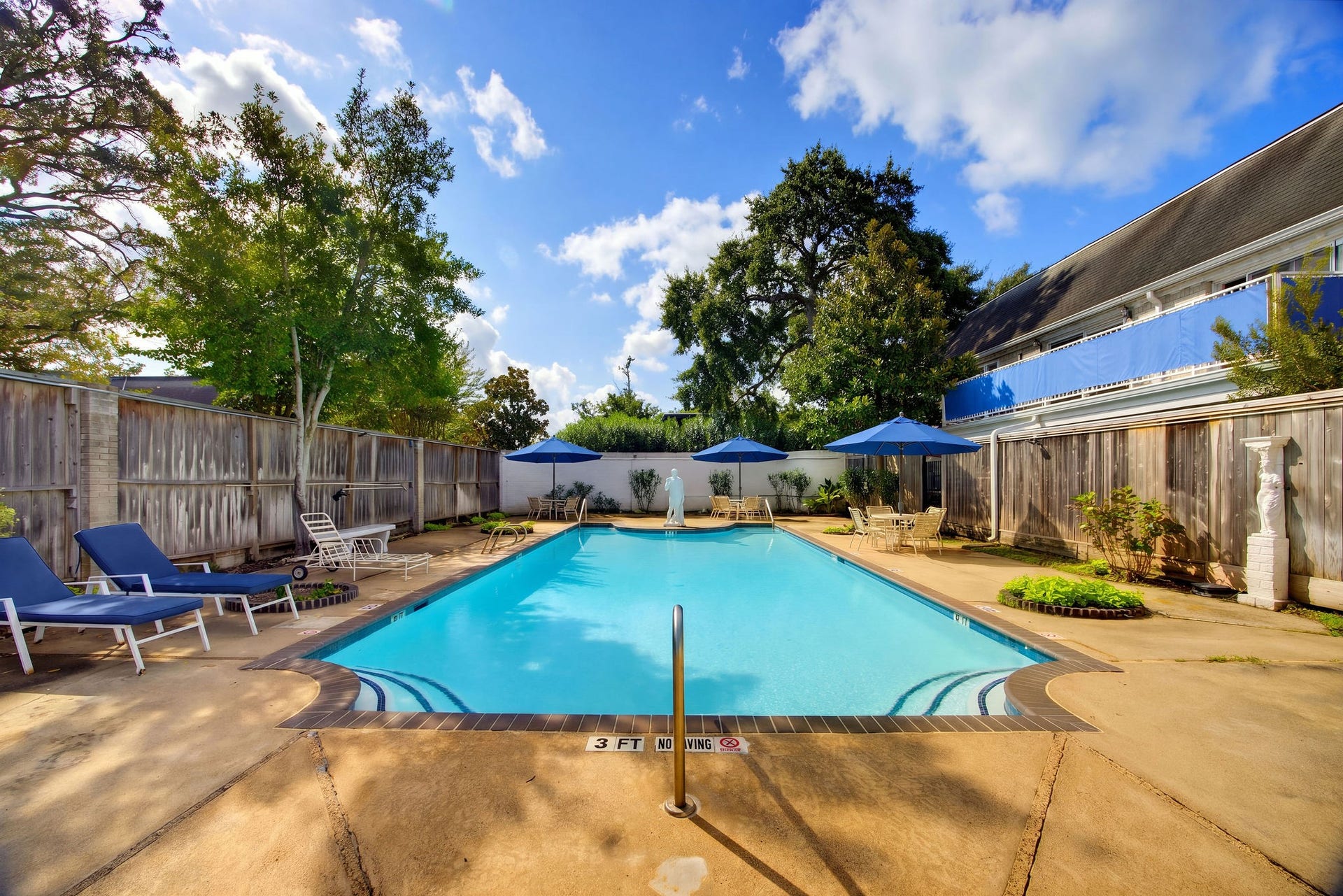 2600 Bellefontaine Street, #B12, Houston, TX 77025 2600 Bellefontaine Street, #B12, Houston, TX 77025