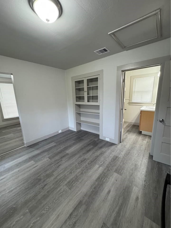 415 N Rockisland Street, Angleton, TX 77515 Living room