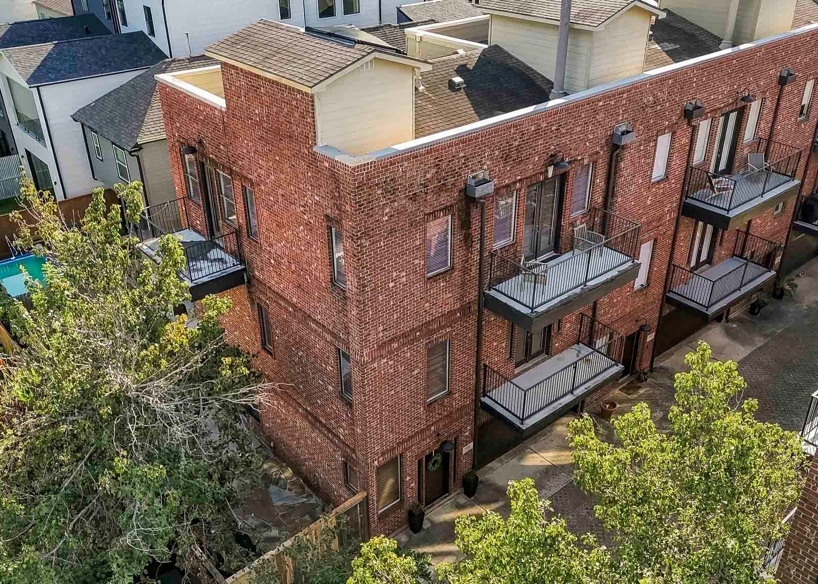 910 Malone Street, #106, Houston, TX 77007 Discover sophisticated urban living in the heart of Rice Military. This distinguished all-brick, four-level townhome offers an exceptional blend of architectural appeal and metropolitan convenience, just minutes from Downtown Houston, the vibrant dining and nightlife along Washington Avenue and the scenic trails, parks and waterfront green spaces of Buffalo Bayou and Memorial Park. Experience the best of Houstons dynamic urban lifestyle with premier destinations just moments from your doorstep.