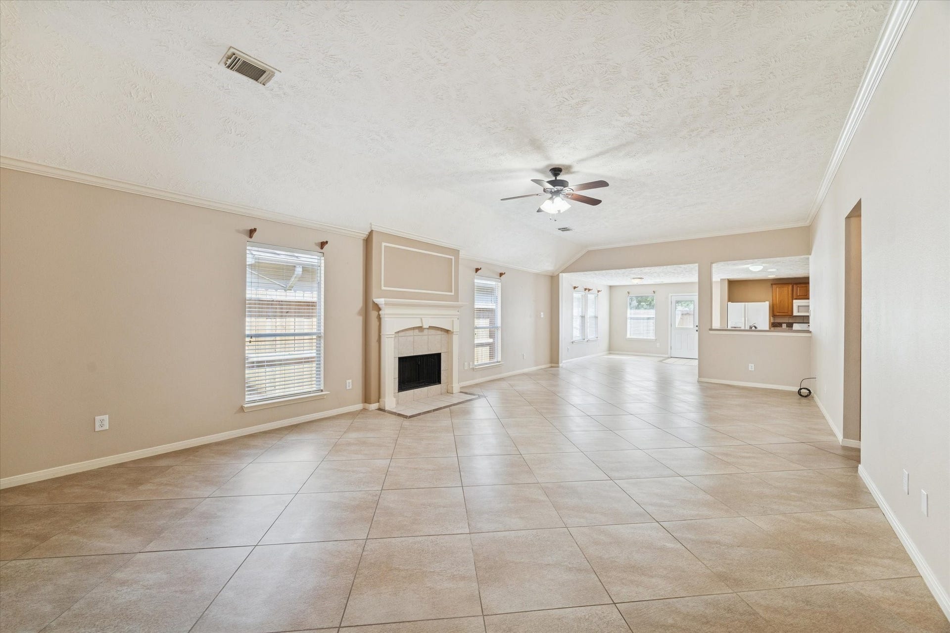 513 Brad Court, Webster, TX 77598 513 Brad Court, Webster, TX 77598