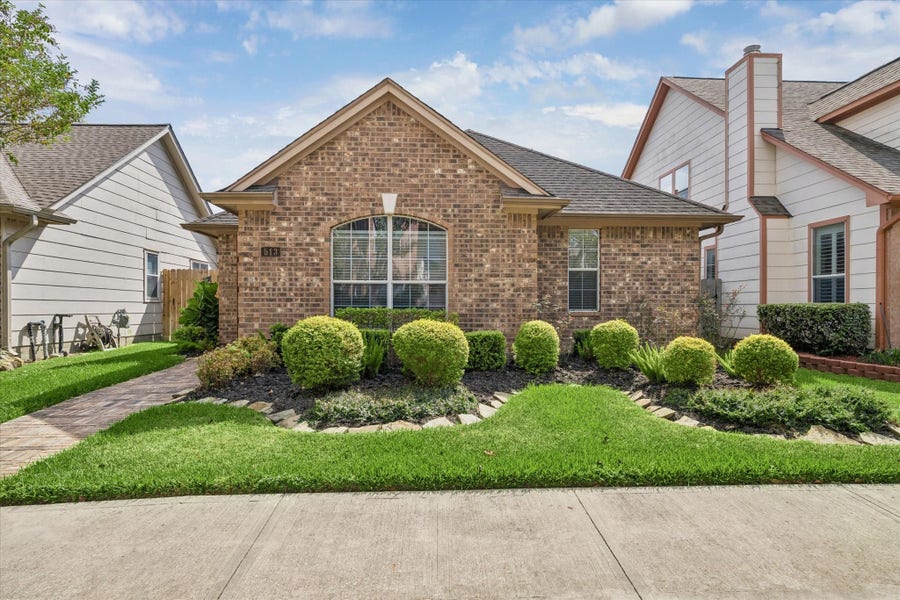 Property photo for 513 Brad Court, Webster, TX