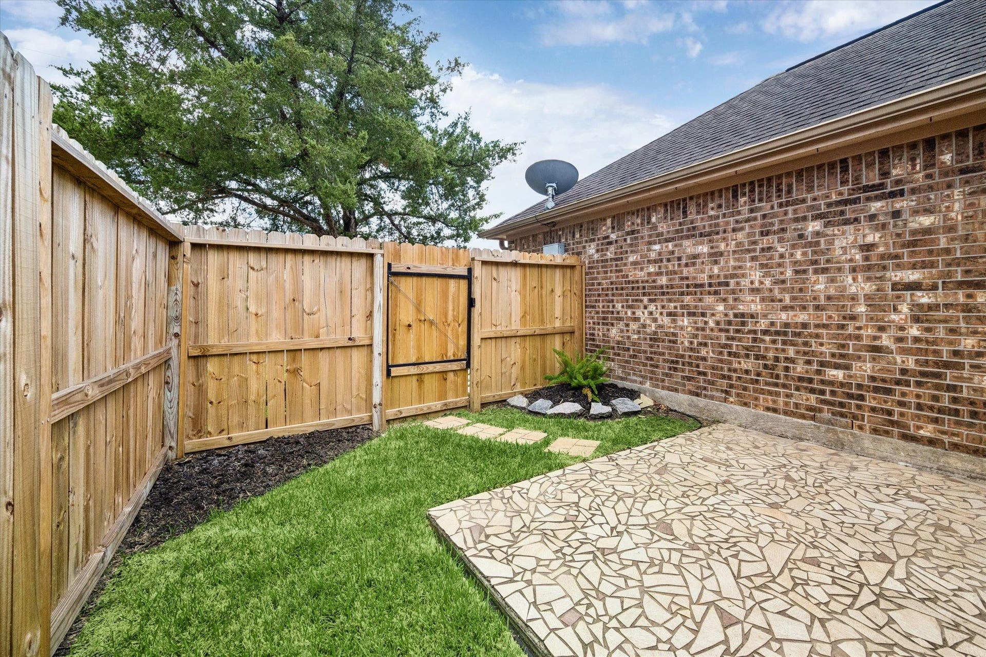 513 Brad Court, Webster, TX 77598 513 Brad Court, Webster, TX 77598