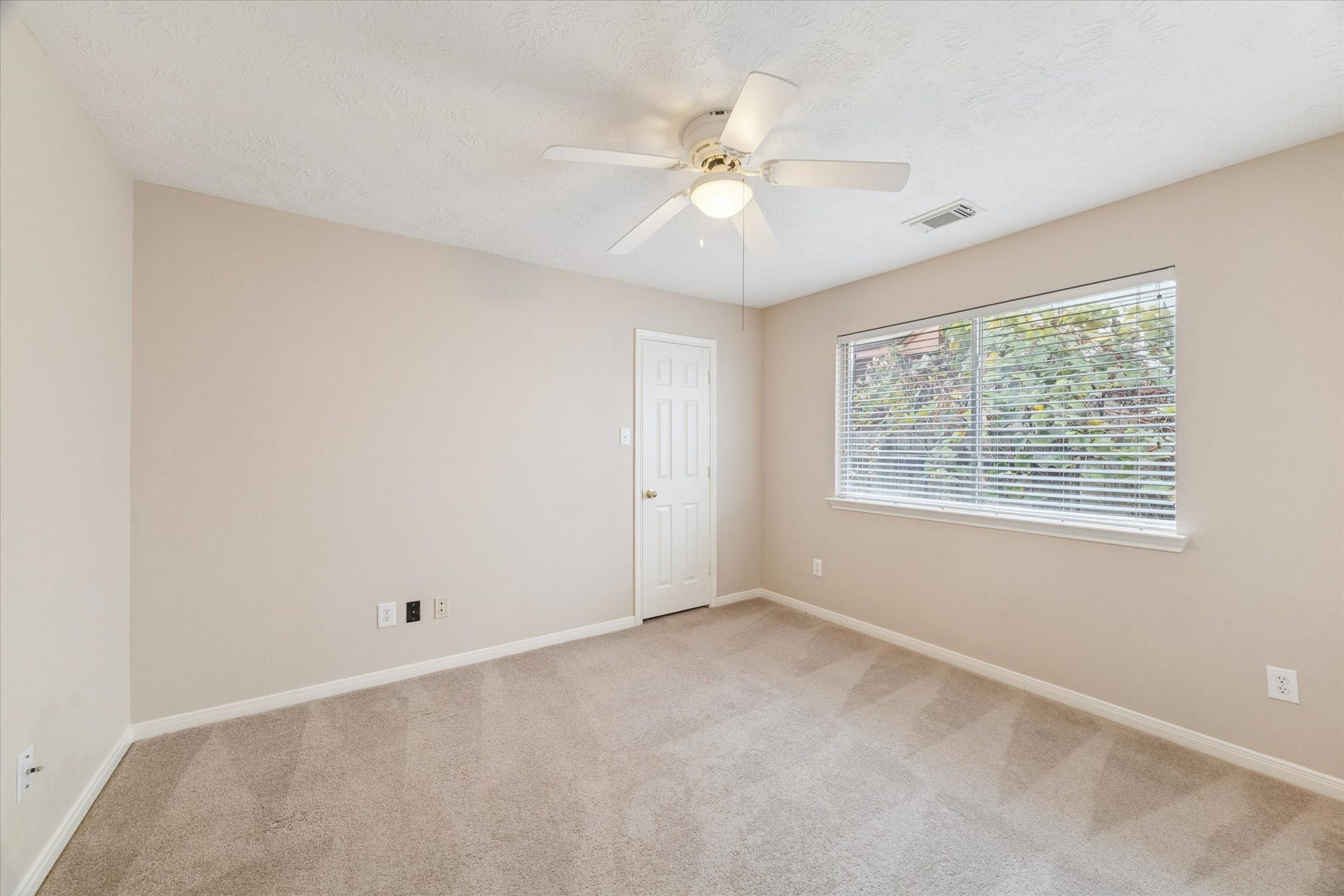 513 Brad Court, Webster, TX 77598 513 Brad Court, Webster, TX 77598