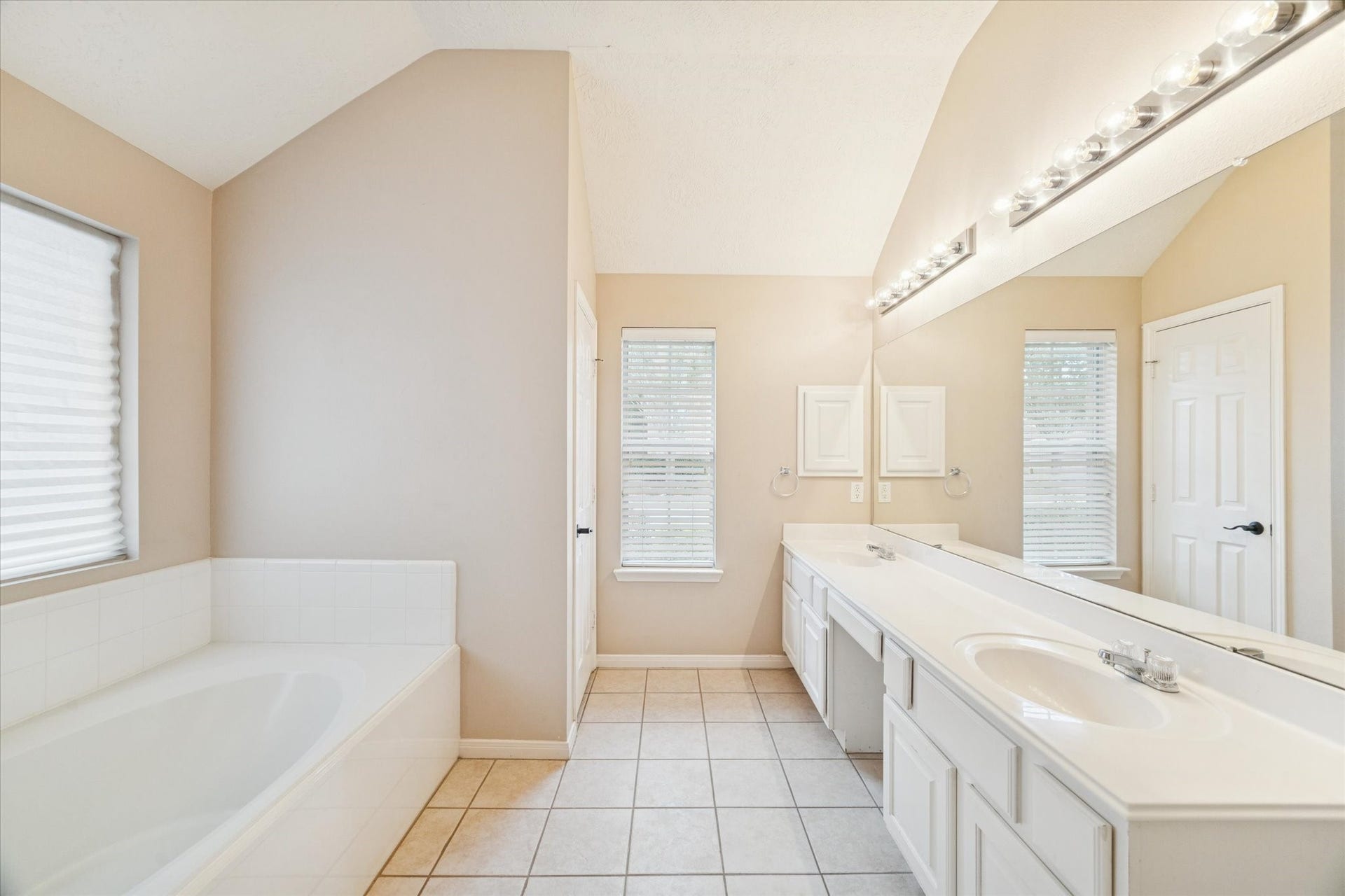 513 Brad Court, Webster, TX 77598 513 Brad Court, Webster, TX 77598