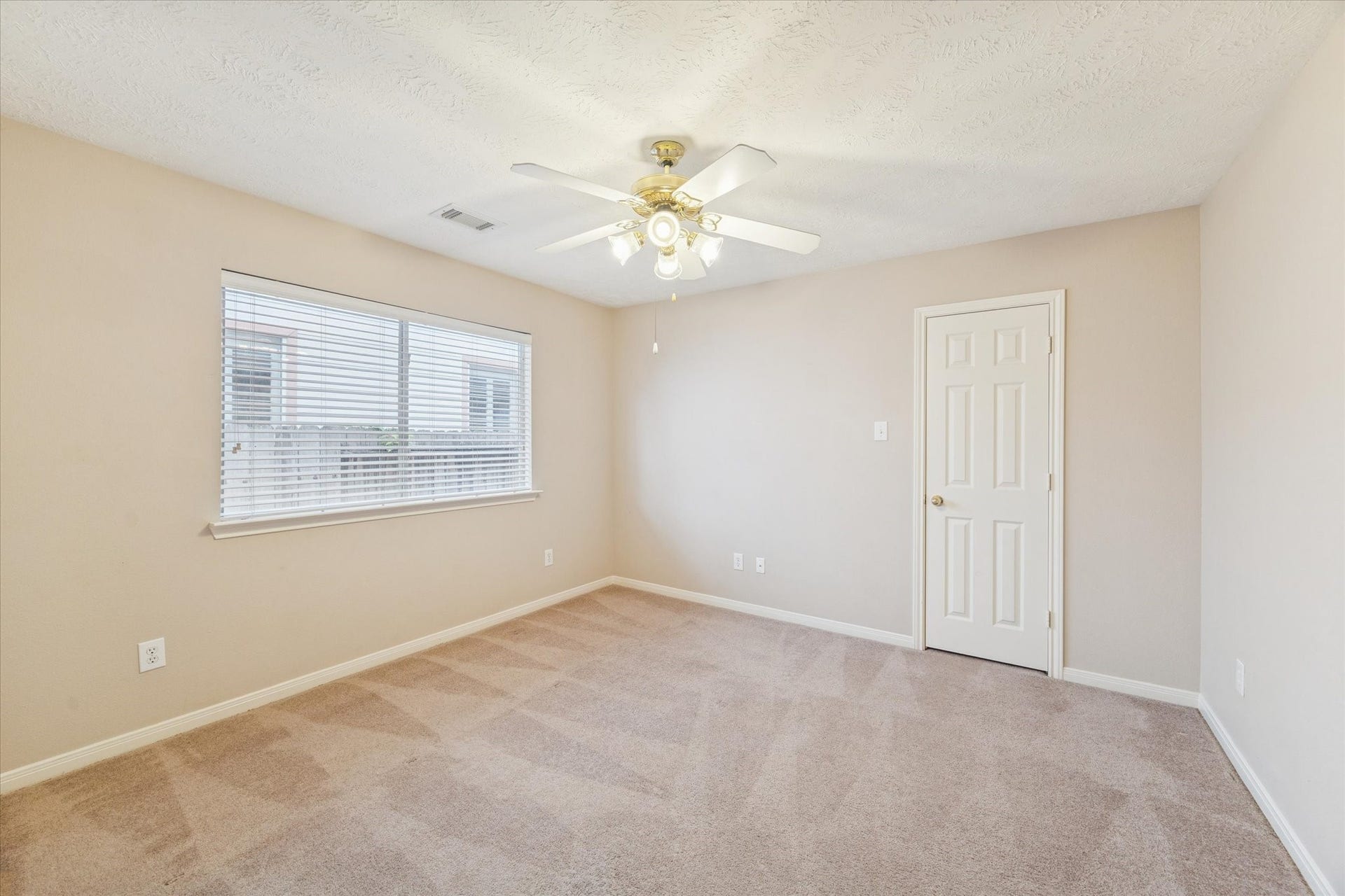 513 Brad Court, Webster, TX 77598 513 Brad Court, Webster, TX 77598