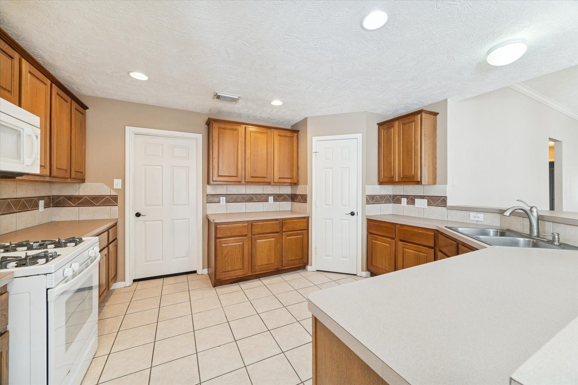 513 Brad Court, Webster, TX 77598 513 Brad Court, Webster, TX 77598