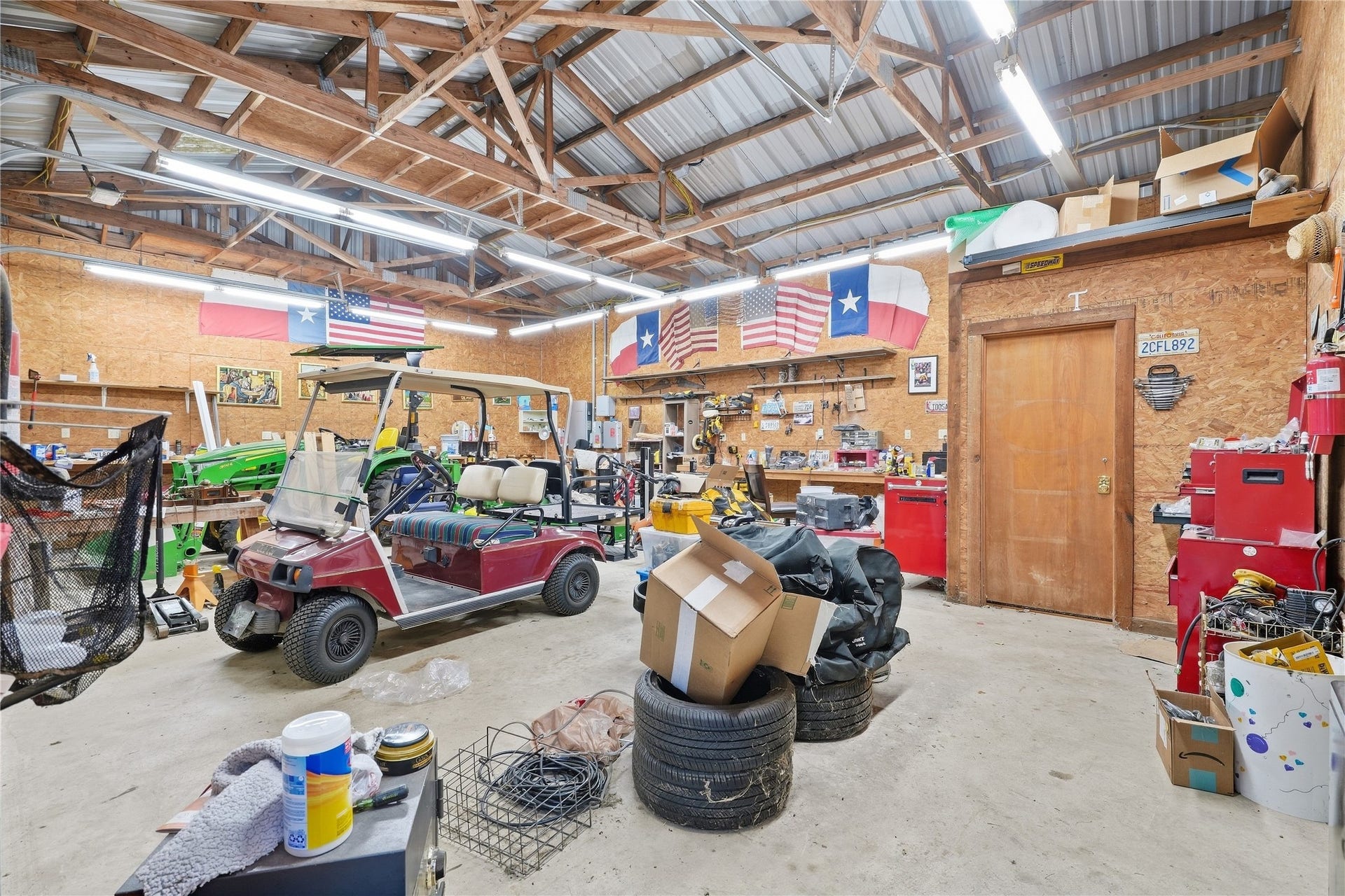 29101 Fm 1736 Road, Hempstead, TX 77445 2000 SQ FT SHOP WITH AN AMMUNITION RELOADING OFFICE ON THE RIGHT