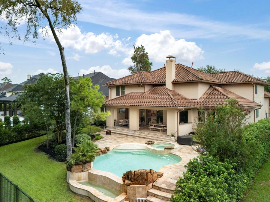 Property photo for 39 Pondera Point Dr, Tomball, TX