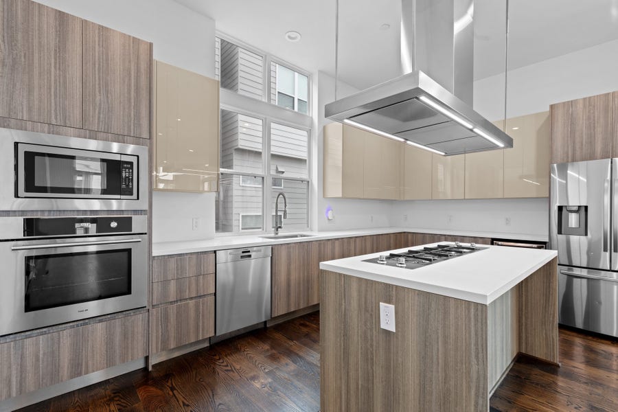 Property photo for 5915 E Post Oak Lane, Houston, TX