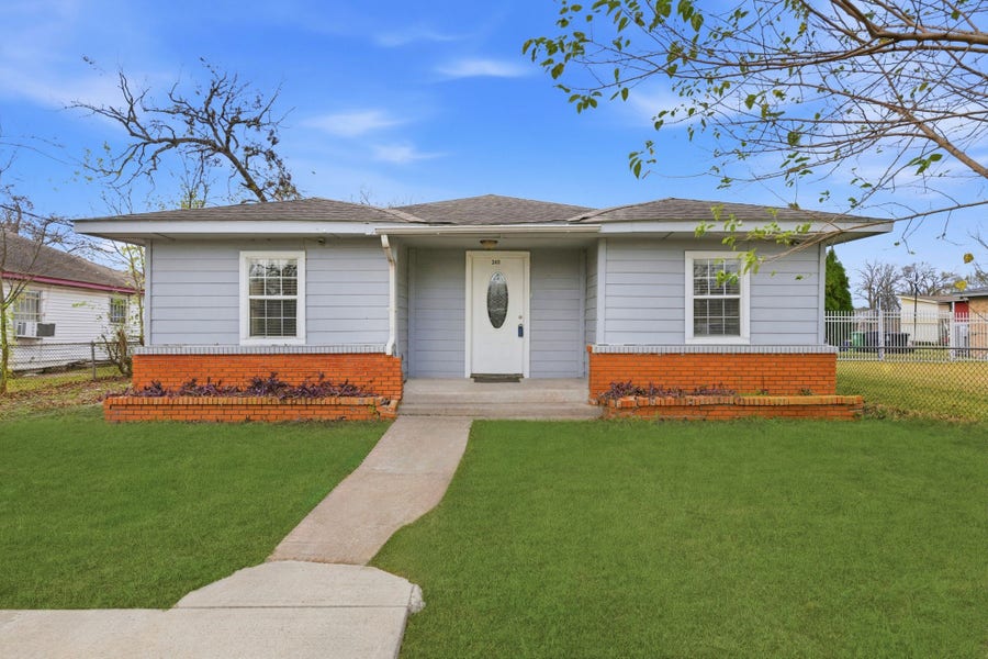 Property photo for 2411 Leffingwell Street, Houston, TX