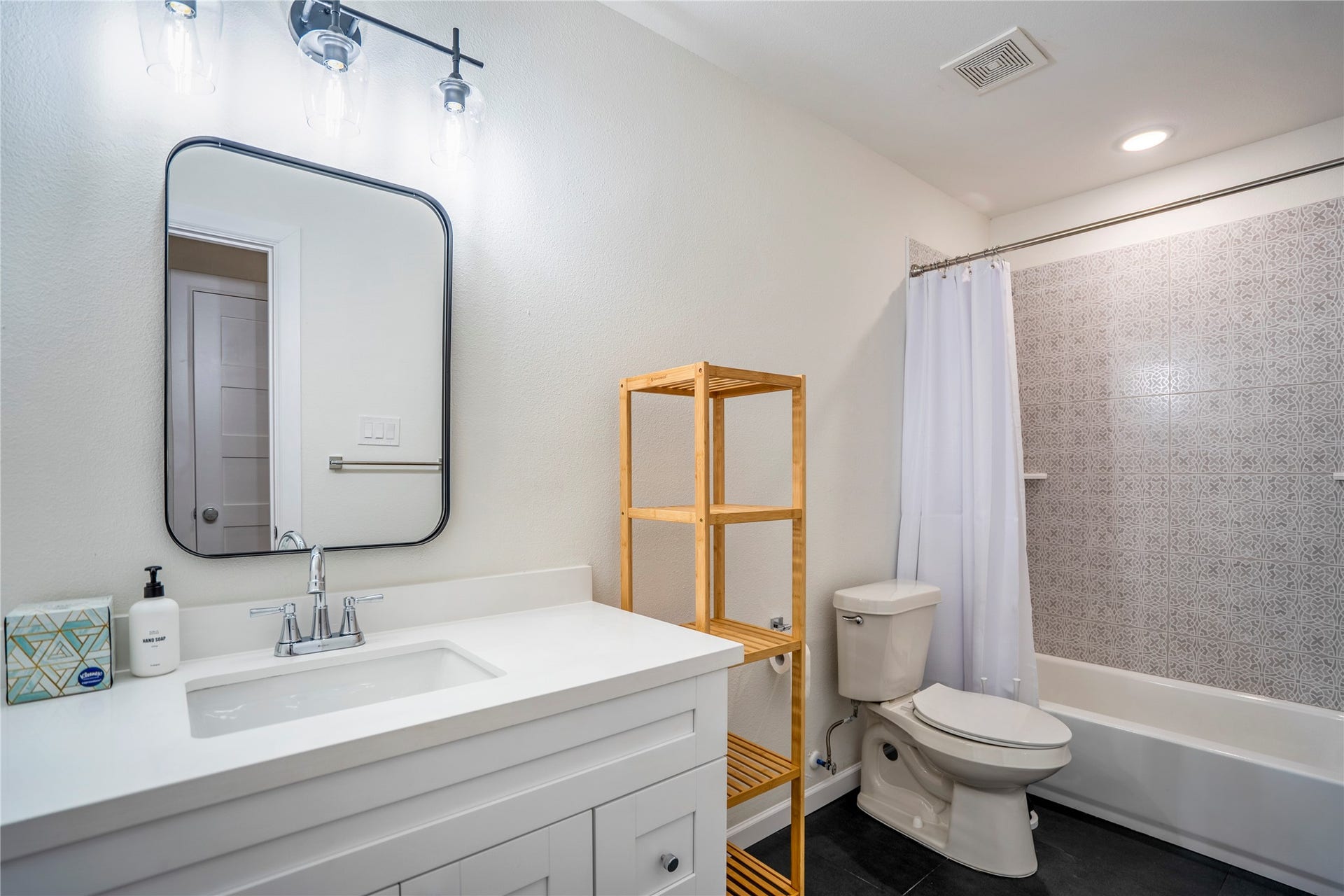 2208 Jean Street, Houston, TX 77023 2208 Jean Street, Houston, TX 77023
